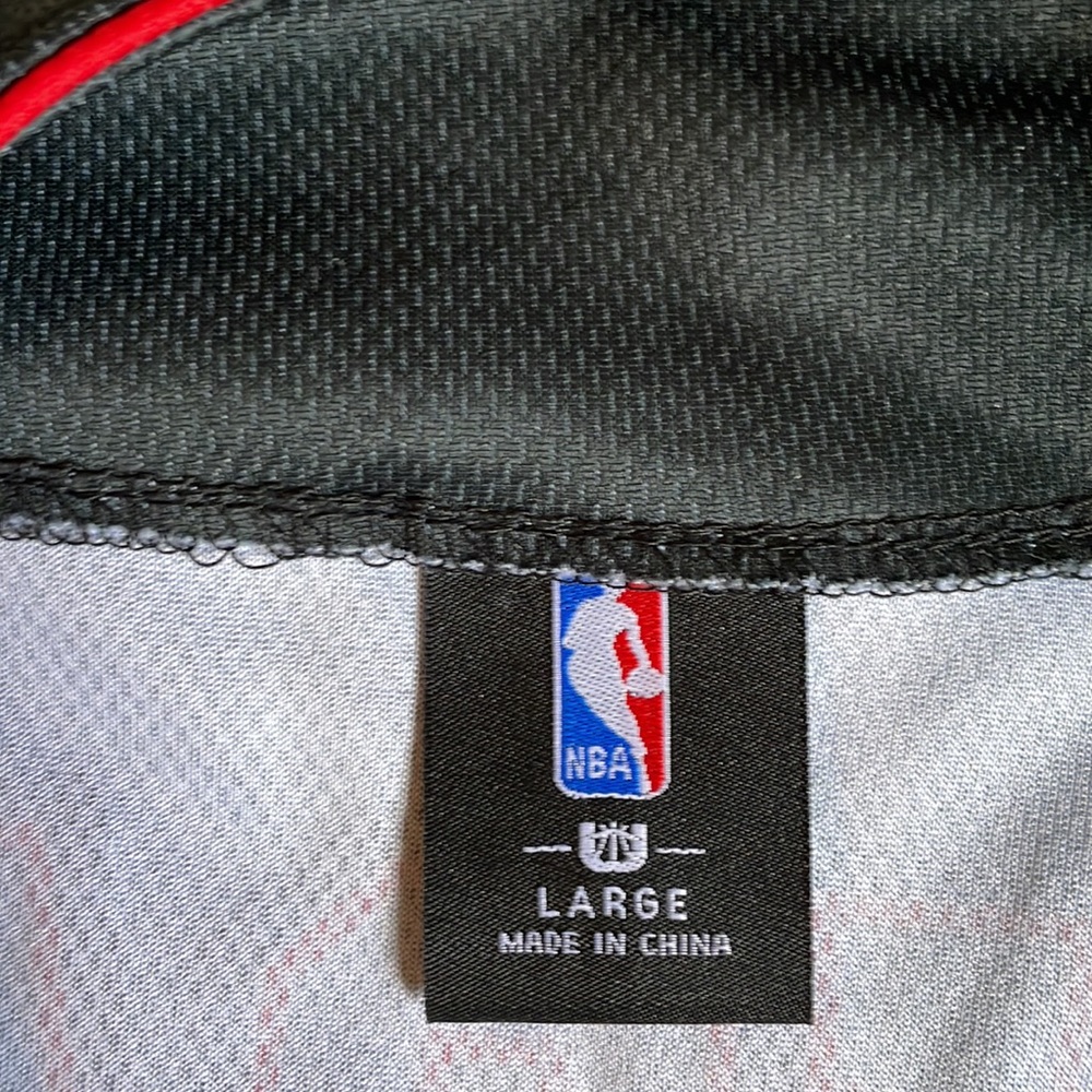 Chicago Bulls button down - Picture 8 of 9